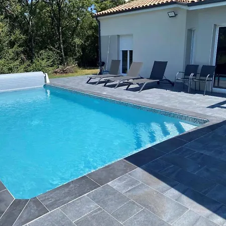Holiday home Maison Monsegur